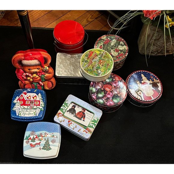 10 Vintage Plastic And Metal Cookie Tins - Picture 1 of 3